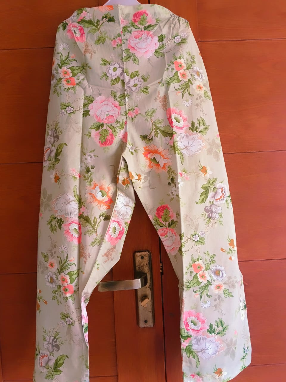 Beige Floral Printed Lawn 3 Piece Suit with Chiffon Dupatta for Women – Casual Wear Pakistani Dress