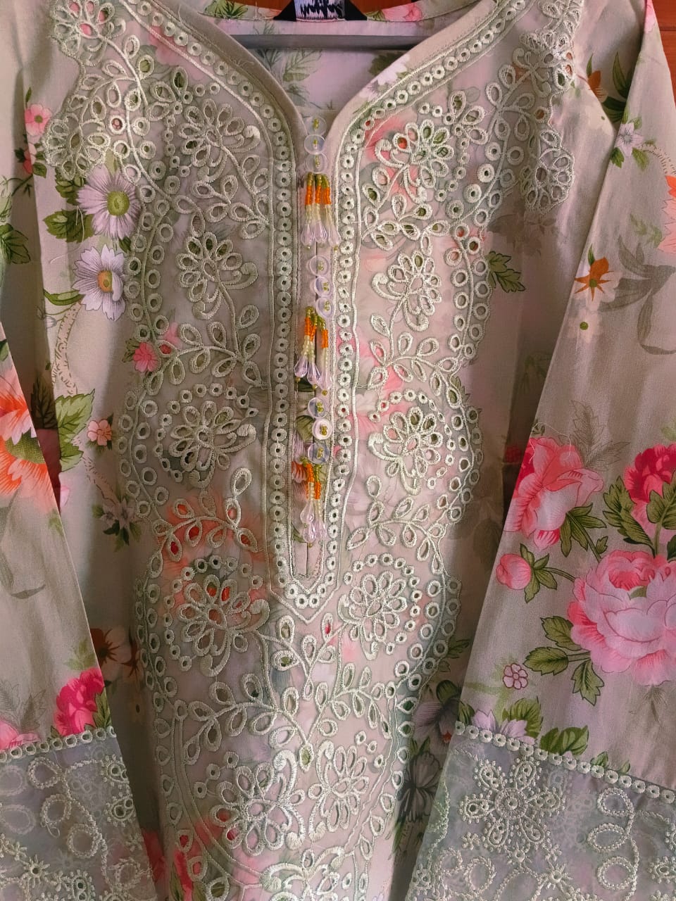 Beige Floral Printed Lawn 3 Piece Suit with Chiffon Dupatta for Women – Casual Wear Pakistani Dress