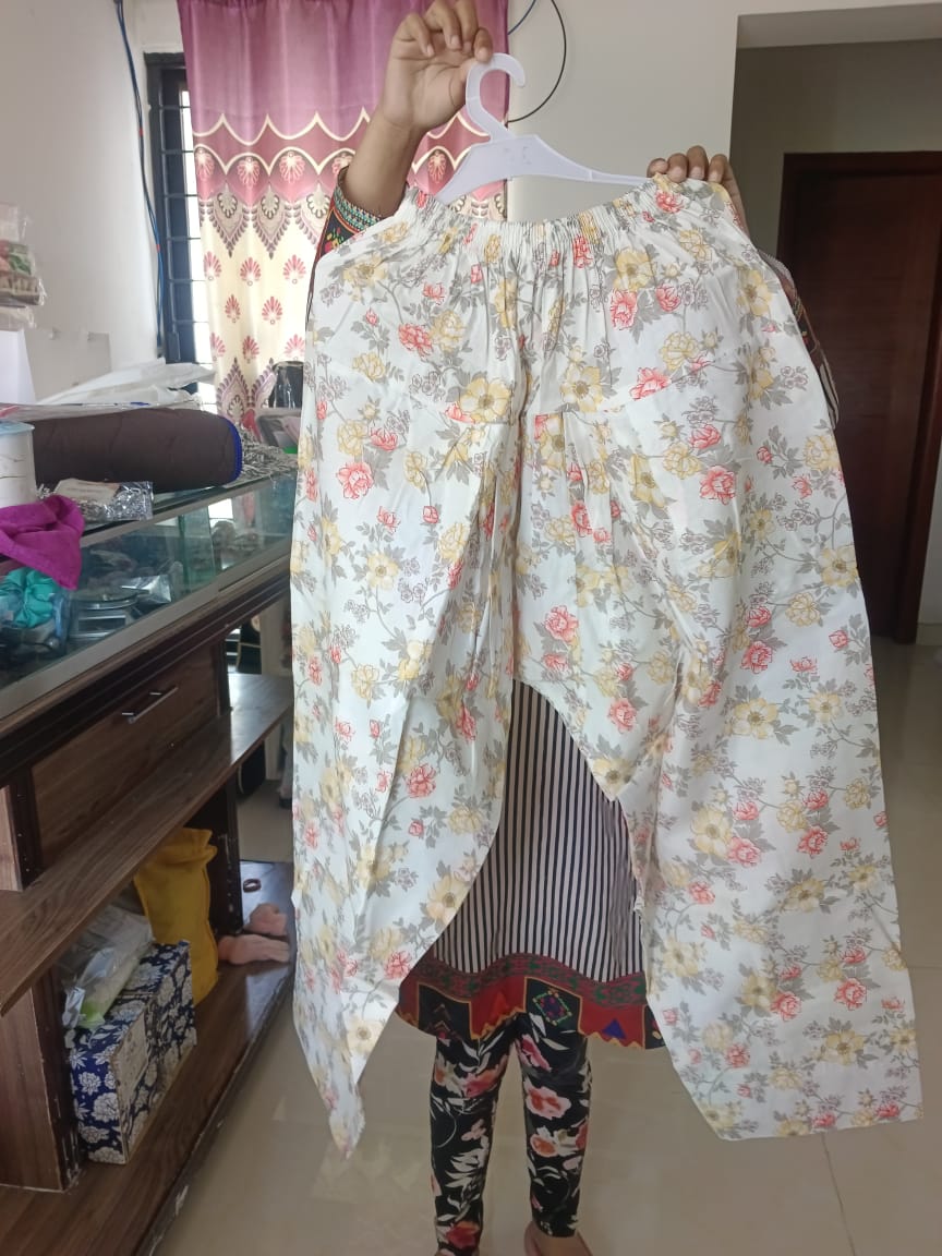 Women’s beige Floral Printed Lawn 3 Piece Suit with Lawn Dupatta –Eid Party Wear Dress